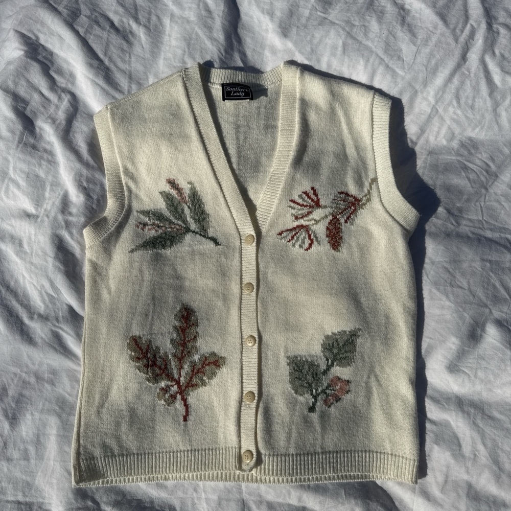 Southern Lady Ivory Cardigan with Leaf Patterns